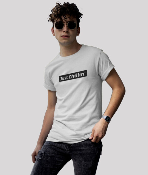 Just Chillin’ Men Graphic Round Neck Cotton T-Shirt